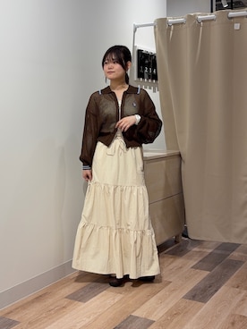 「U.S. POLO ASSN.（ユーエスポロアッスン）のナイロンティアードスカート（スカート、ホワイト系）」を使った、みおさん（レディース・156cm）の春コーディネート
