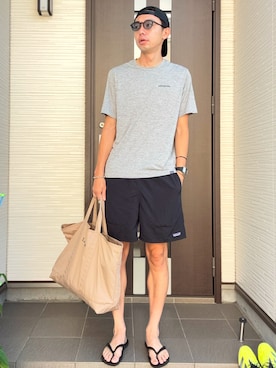 「アイテム（トートバッグ）」を使った、ATSUさん（メンズ・182cm）の夏コーディネート