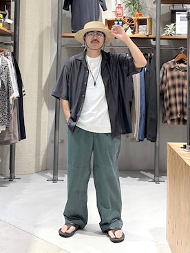 「OOFOS（ウーフォス）の【OOFOS(ウーフォス)】OOriginal（サンダル、ブラック系）」を使った、堀井圭さん（メンズ・172cm）の春コーディネート