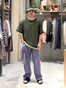 「niko and...（ニコアンド）のシルバーデザインネックレス（ネックレス、その他）」を使った、堀井圭さん（メンズ・172cm）の春コーディネート