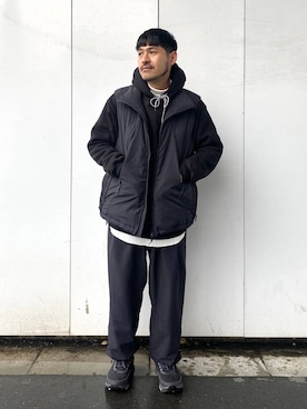 「アイテム（ダウンベスト）」を使った、堀井圭さん（メンズ・172cm）の秋コーディネート