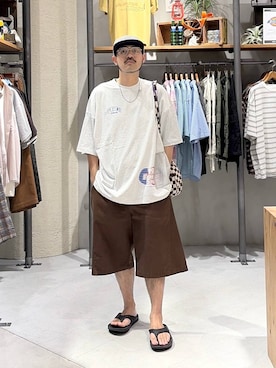 「Fishs Eddy（フィッシュエディ）の【FISHS EDDY(フィッシュエディ)】ポケットTシャツ【UNISEX】（Tシャツ/カットソー、グレー系）」を使った、堀井圭さん（メンズ・172cm）の夏コーディネート