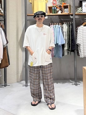 「Fishs Eddy（フィッシュエディ）の【FISHS EDDY(フィッシュエディ)】ポケットTシャツ【UNISEX】（Tシャツ/カットソー、ホワイト系）」を使った、堀井圭さん（メンズ・172cm）の夏コーディネート