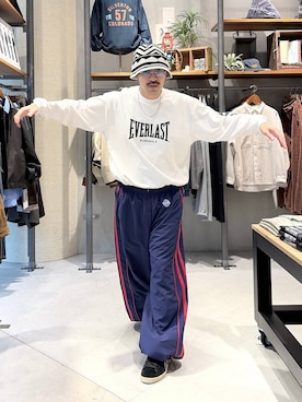「NUMERALS（ヌメラルズ）のアイテム」を使った、堀井圭さん（メンズ・172cm）の秋コーディネート