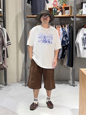 「niko and...（ニコアンド）のコード付きストローハット（ハット、グレー系）」を使った、堀井圭さん（メンズ・172cm）の春コーディネート