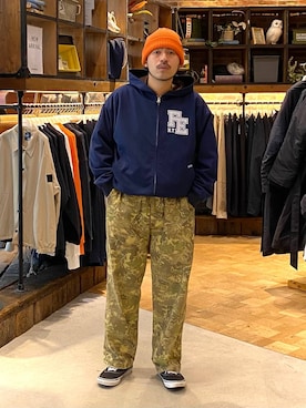 「アイテム（ニットキャップ/ビーニー）」を使った、堀井圭さん（メンズ・172cm・40代）の秋コーディネート