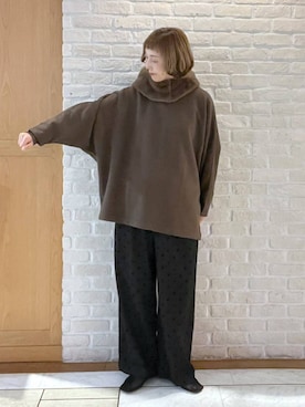 「studio CLIP（スタディオクリップ）のTRフロッキードットワイドパンツ[プチ・プラスサイズあり]（Pants、グレー系）」を使った、Rieさん（レディース・168cm）の秋コーディネート