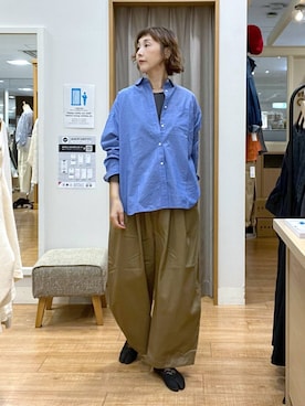 「studio CLIP（スタディオクリップ）の《natural by clip》タックボリュームパンツ（Pants、ベージュ系）」を使った、Rieさん（レディース・168cm）の秋コーディネート