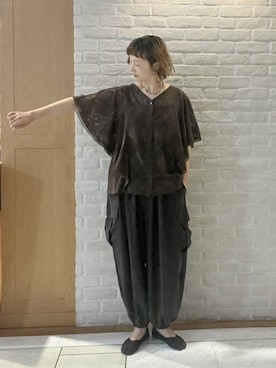 「studio CLIP（スタディオクリップ）の《natural by clip》リネンコンユルカーゴパンツ（カーゴパンツ、グレー系）」を使った、Rieさん（レディース・168cm）の夏コーディネート
