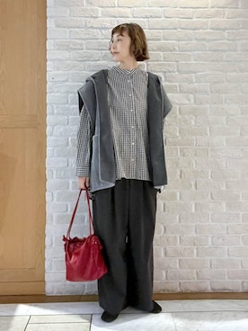 「studio CLIP（スタディオクリップ）のストールフードベスト（Other outerwear、グレー系）」を使った、Rieさん（レディース・168cm）の秋コーディネート
