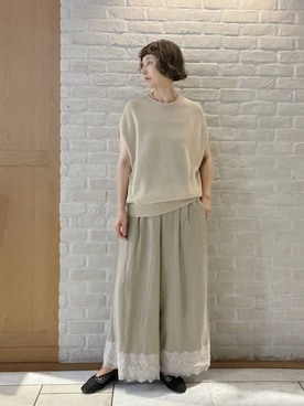 「studio CLIP（スタディオクリップ）のリネンレーヨンレースワイドパンツ[プチサイズあり]（その他パンツ、ベージュ系）」を使った、Rieさん（レディース・168cm）の夏コーディネート