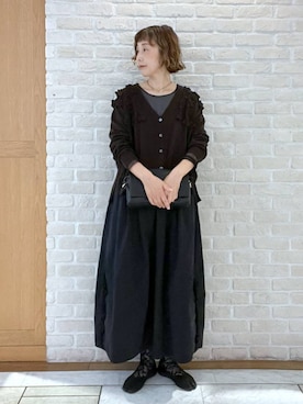 「studio CLIP（スタディオクリップ）の《natural by clip》CNミニフリルコクーンスカート（Skirt、ブラック系）」を使った、Rieさん（レディース・168cm）の秋コーディネート