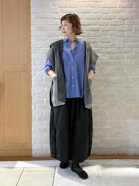 「studio CLIP（スタディオクリップ）のストールフードベスト（Other outerwear、グレー系）」を使った、Rieさん（レディース・168cm）の秋コーディネート