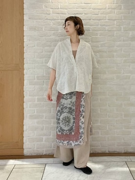 「studio CLIP（スタディオクリップ）のサテンイージーワイドパンツ（その他パンツ、ベージュ系）」を使った、Rieさん（レディース・168cm）の夏コーディネート