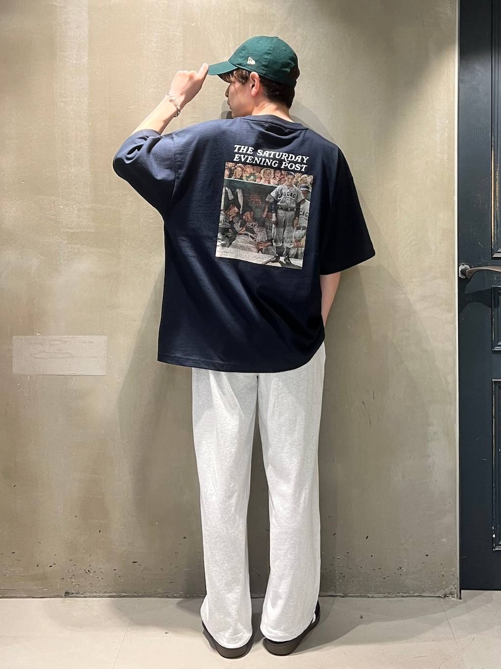 「カジュアル、カジュアルコーデ、アウトドア、Tシャツ、スウェット、スウェットパンツ、キャップ、夏コーデ、RAGEBLUE」｜「adidasの【adidas/アディダス】SPEZIAL/スペツィアル/スニーカー（スニーカー、ブラック系）」を使った、nr1218さん（メンズ・167cm）の春コーディネートの1枚目の写真