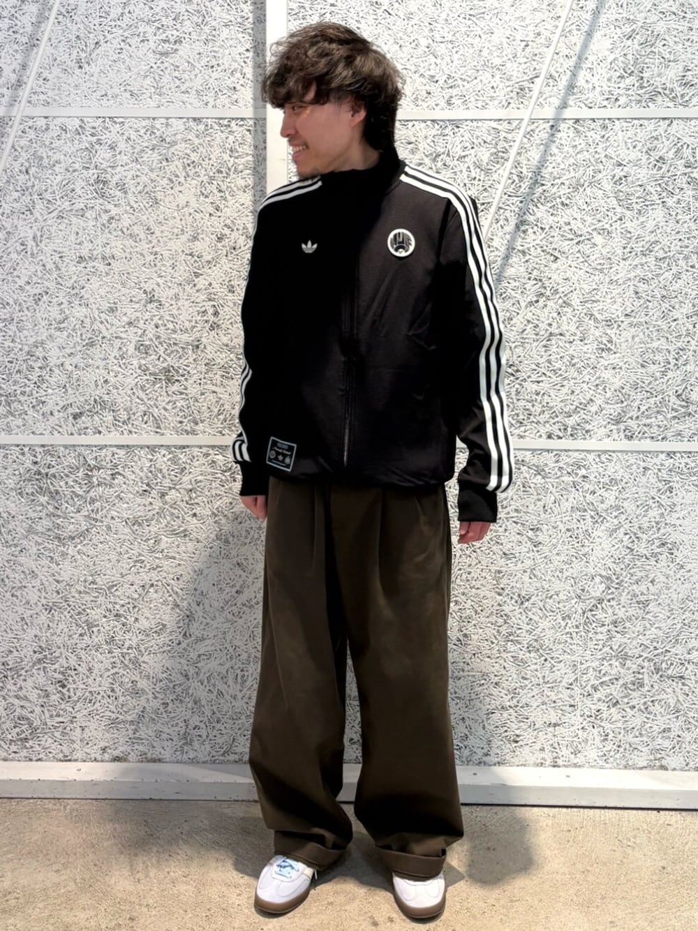 00s adidas ナイロンジャケット　セットアップ　裾絞り　ストリート 00s adidas ナイロンジャケット セットアップ 裾絞り ストリート