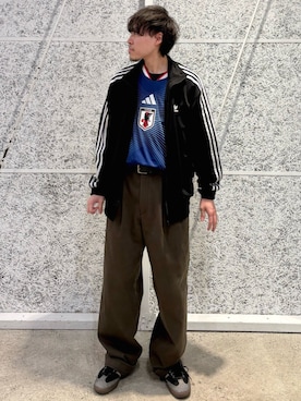 「adidas（アディダス）のサッカー日本代表 2026 ホーム レプリカ ユニフォーム / adidas（Tシャツ/カットソー）」を使った、YIさん（メンズ・160cm）の秋コーディネート