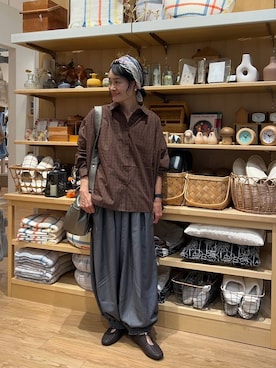 「アイテム（ストール/ショール）」を使った、ともちんさん（レディース・153cm）の秋コーディネート