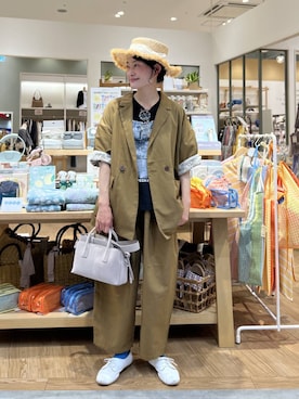「studio CLIP（スタディオクリップ）のリネン混Wウエストテーパードパンツ（その他パンツ、ブラウン系）」を使った、ともちんさん（レディース・153cm）の春コーディネート