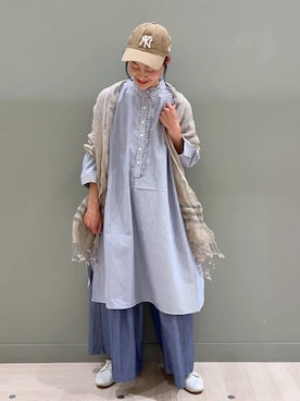 「アイテム（ストール/ショール）」を使った、ともちんさん（レディース・153cm）の春コーディネート