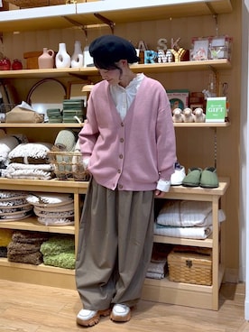 「アイテム（カーディガン/ボレロ、ピンク系）」を使った、ともちんさん（レディース・153cm）の秋コーディネート