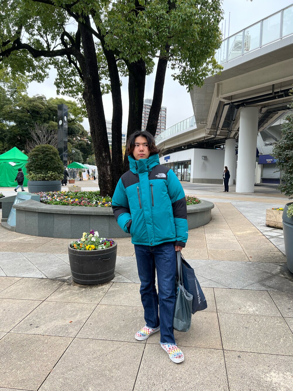 「シンプルコーデ、patagonia、thenorthface」｜「THE NORTH FACEの【WEB限定】 ＜THE NORTH FACE＞ BALTRO LIGHT JACKET/アウター（ダウンジャケット/コート、ブルー系）」を使った、paulhayato06さん（メンズ・173cm）の冬コーディネートの1枚目の写真