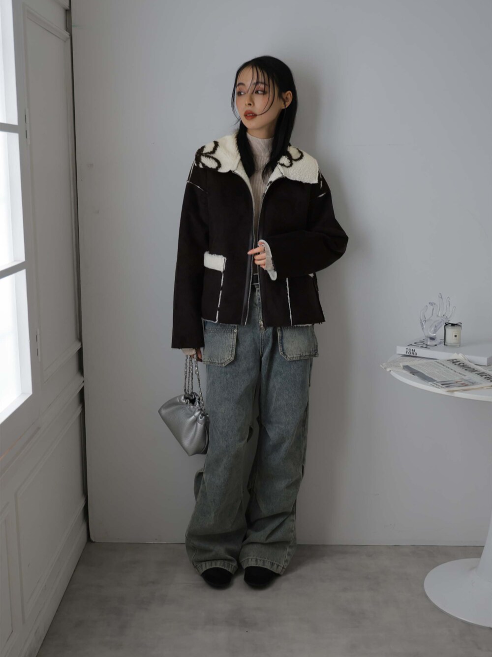 「シンプルコーデ、ボンバージャケット、リバーシブル、大人カジュアル、花柄、大人可愛い」｜「Girly Dollのリバーシブルボンバージャケット（その他アウター、ブラック系）」を使った、Ulyssesさん（レディース・163cm）の冬コーディネートの1枚目の写真
