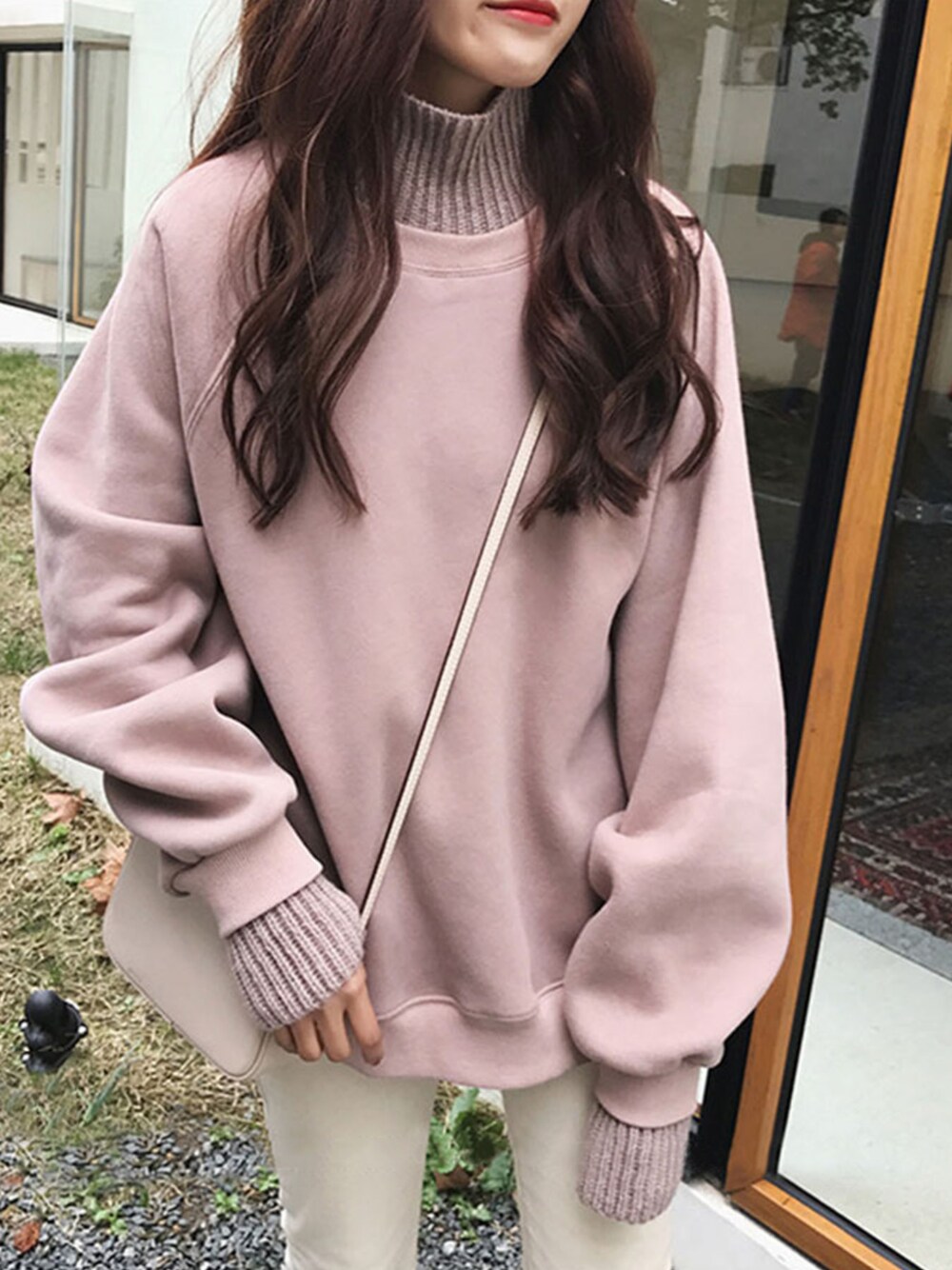 「タートルネック、シンプルスタイル、大人女子、オトナカジュアル、レディースファッション、いいね、save、フォローお願いします🤑、プチプラコーデ、大人かわいい」｜「Ulyssesのリブニットドッキングトレーナー（スウェット、ピンク系）」を使った、Ulyssesさん（レディース・158cm）の冬コーディネートの1枚目の写真