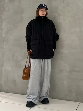 「アイテム（スウェットパンツ）」を使った、AYANEさん（レディース・155cm・20代）の秋コーディネート