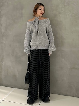 「アイテム（ニット/セーター、シルバー系）」を使った、AYANEさん（レディース・155cm）の冬コーディネート