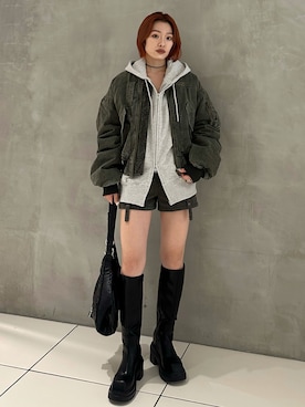 「アイテム（MA-1）」を使った、AYANEさん（レディース・155cm）の秋コーディネート