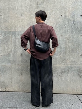 「russet（ラシット）の【名品】ソフトレザーラウンドショルダーバッグ(CE-1326)（ショルダーバッグ、ブラック系）」を使った、kodaさん（メンズ・173cm）の夏コーディネート
