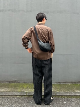 「russet（ラシット）の【名品】ソフトレザーラウンドショルダーバッグ(CE-1326)（ショルダーバッグ、ブラック系）」を使った、kodaさん（メンズ・173cm）の夏コーディネート