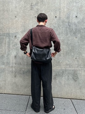 「russet（ラシット）のレザートライアングル2WAYショルダーバッグ（ショルダーバッグ、ブラック系）」を使った、kodaさん（メンズ・173cm）の夏コーディネート