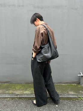 「russet（ラシット）のレザーホーボーバッグ L（ショルダーバッグ、ブラック系）」を使った、kodaさん（メンズ・173cm）の夏コーディネート