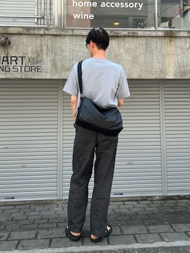 「russet（ラシット）のレザートライアングル2WAYショルダーバッグ（ショルダーバッグ、ブラック系）」を使った、kodaさん（メンズ・173cm）の夏コーディネート