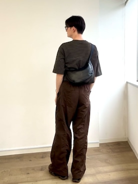 「russet（ラシット）の【名品】ソフトレザーラウンドショルダーバッグ(CE-1326)（ショルダーバッグ、ブラック系）」を使った、kodaさん（メンズ・173cm）の夏コーディネート