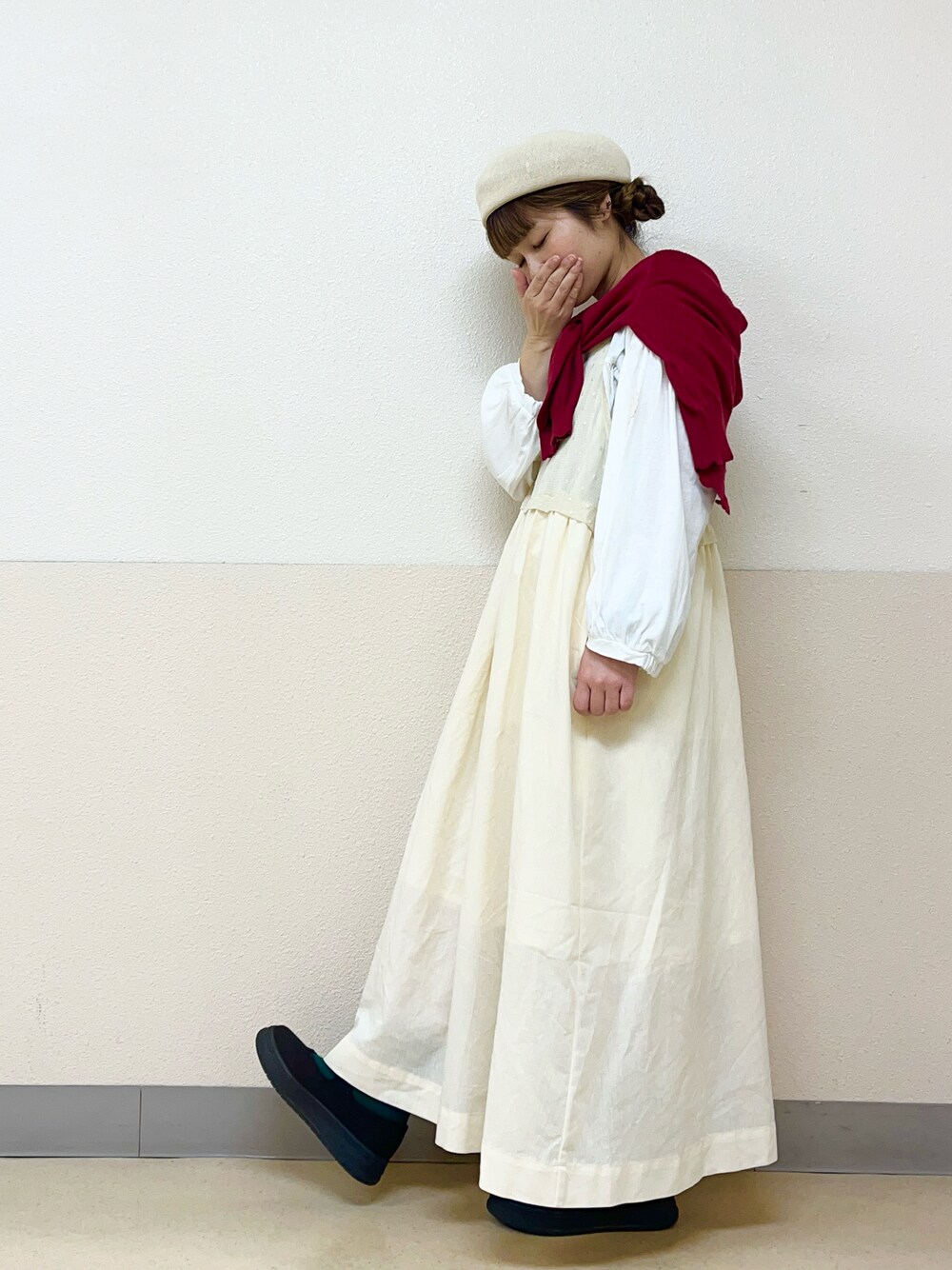 「やっぱり帽子が好き、ベレー帽推奨委員会、帽子かぶろう会、カーディガンコーデ、カーディガン肩かけ、ワンピーススタイル、キャミワンピース、サマンサ モスモス(Samansa Mos2)、ゆべし×SamansaMos2、イオンモール浜松志都呂」｜「Samansa Mos2の【消臭効果】リネン混ベレー帽（ハット、ホワイト系）」を使った、も  な  こさん（レディース・152cm）の春コーディネートの1枚目の写真