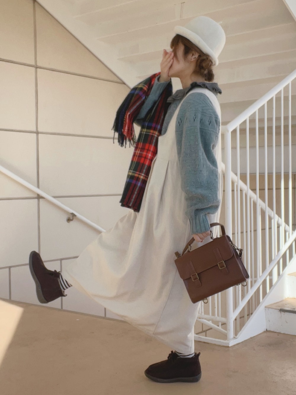 「ホワイトコーデ、冬のコーデ、クリスマスに着たい服、ニットコーデ、低身長コーデ、イオンモール浜松志都呂、サマンサ モスモス(Samansa Mos2)、ワンピース、帽子かぶろう会、ガーリー、ワンピースコーデ、moaza、バナナジュース」｜「Samansa Mos2の【消臭効果】フェルトロールワッチ（ハット、ホワイト系）」を使った、も  な  こさん（レディース・152cm）の冬コーディネートの1枚目の写真