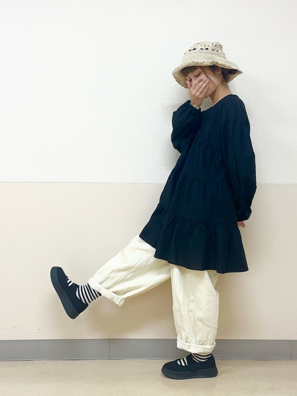 「サマンサ モスモス(Samansa Mos2)、イオンモール浜松志都呂、ワンストップシューズ、モノトーンコーデ、チュニックワンピ、低身長コーデ、低身長女子、帽子かぶろう会、ボーダーソックス」｜「Samansa Mos2のアイテム（帽子、ベージュ系）」を使った、も  な  こさん（レディース・152cm）の春コーディネートの1枚目の写真
