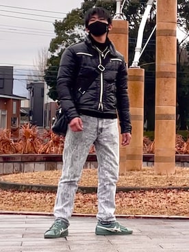 「VERSACE（ヴェルサーチ）のアイテム（トップス）」を使った、piru1さん（メンズ・175cm）の春コーディネート
