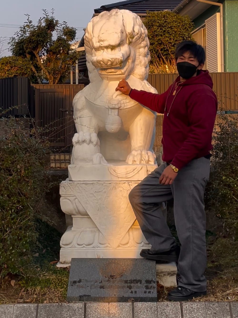 「PRO CLUB のPRO CLUB １３オンスプルパーカー（パーカー、レッド系）」を使った、piru1さん（メンズ・175cm）の春コーディネートの1枚目の写真