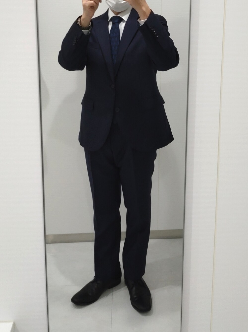「スラックス、スーツスタイル、セットアップ、ネクタイ、ミチコロンドン、UNIQLO、clarks、革靴」｜「ClarksのSidton Lace / シッドトンレース （ブラックレザー）（ドレスシューズ、ブラック系）」を使った、アオ165さん（メンズ・165cm）の冬コーディネートの1枚目の写真