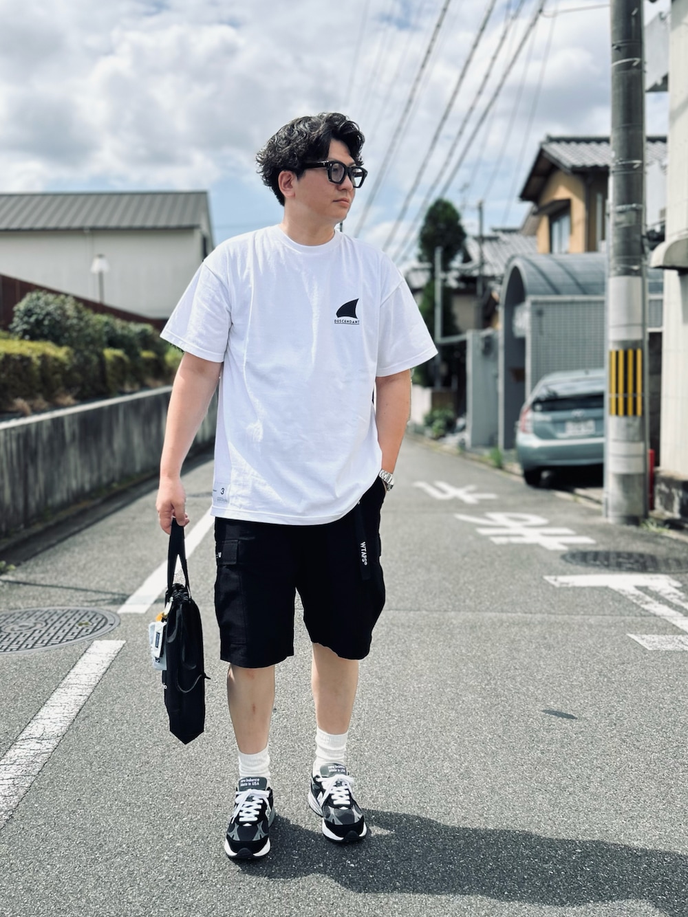 カーゴパンツを使った「ニューバランス993」のメンズ人気ファッション