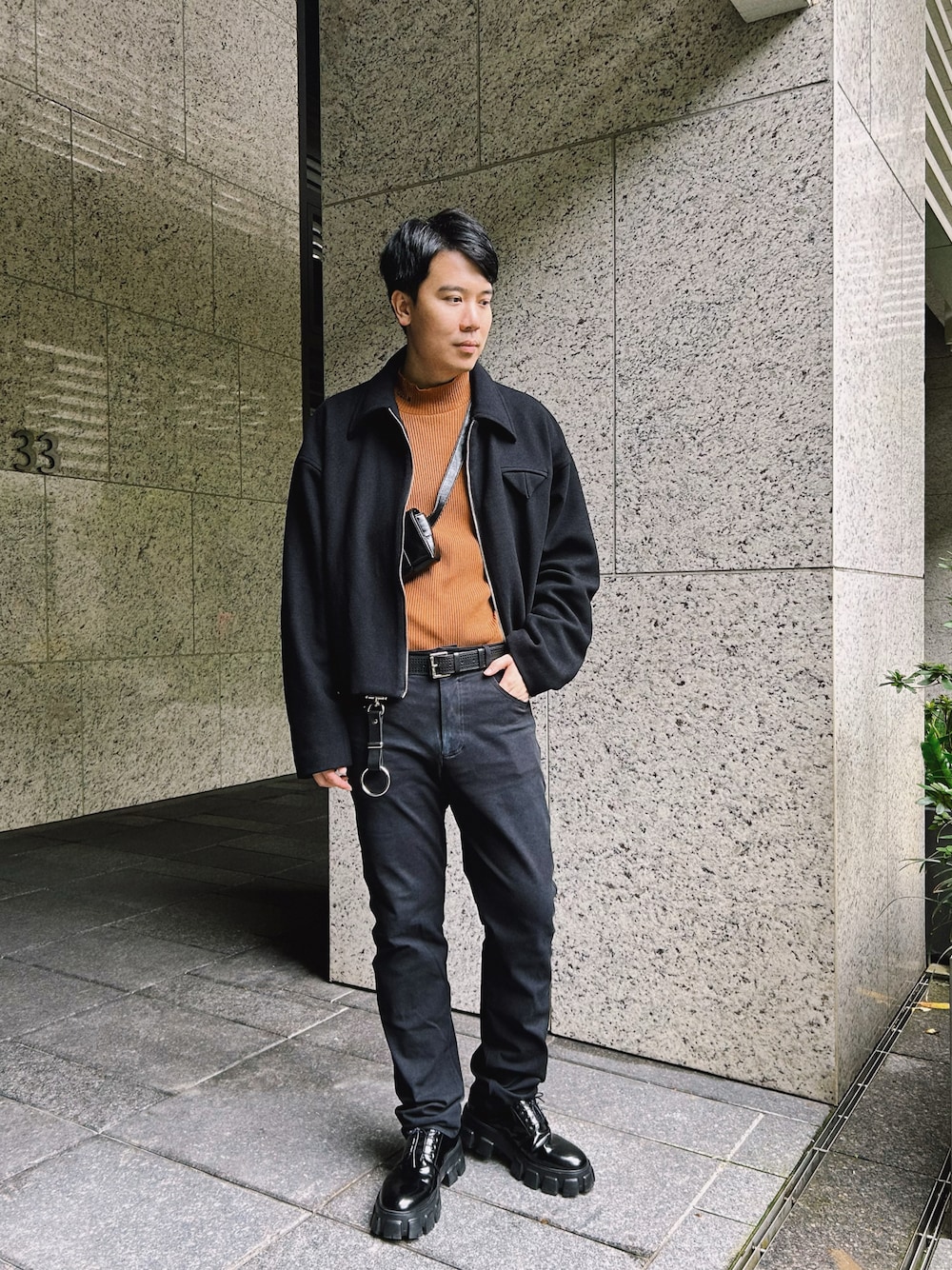 LOUIS VUITTONのベルトを使った人気ファッションコーディネート