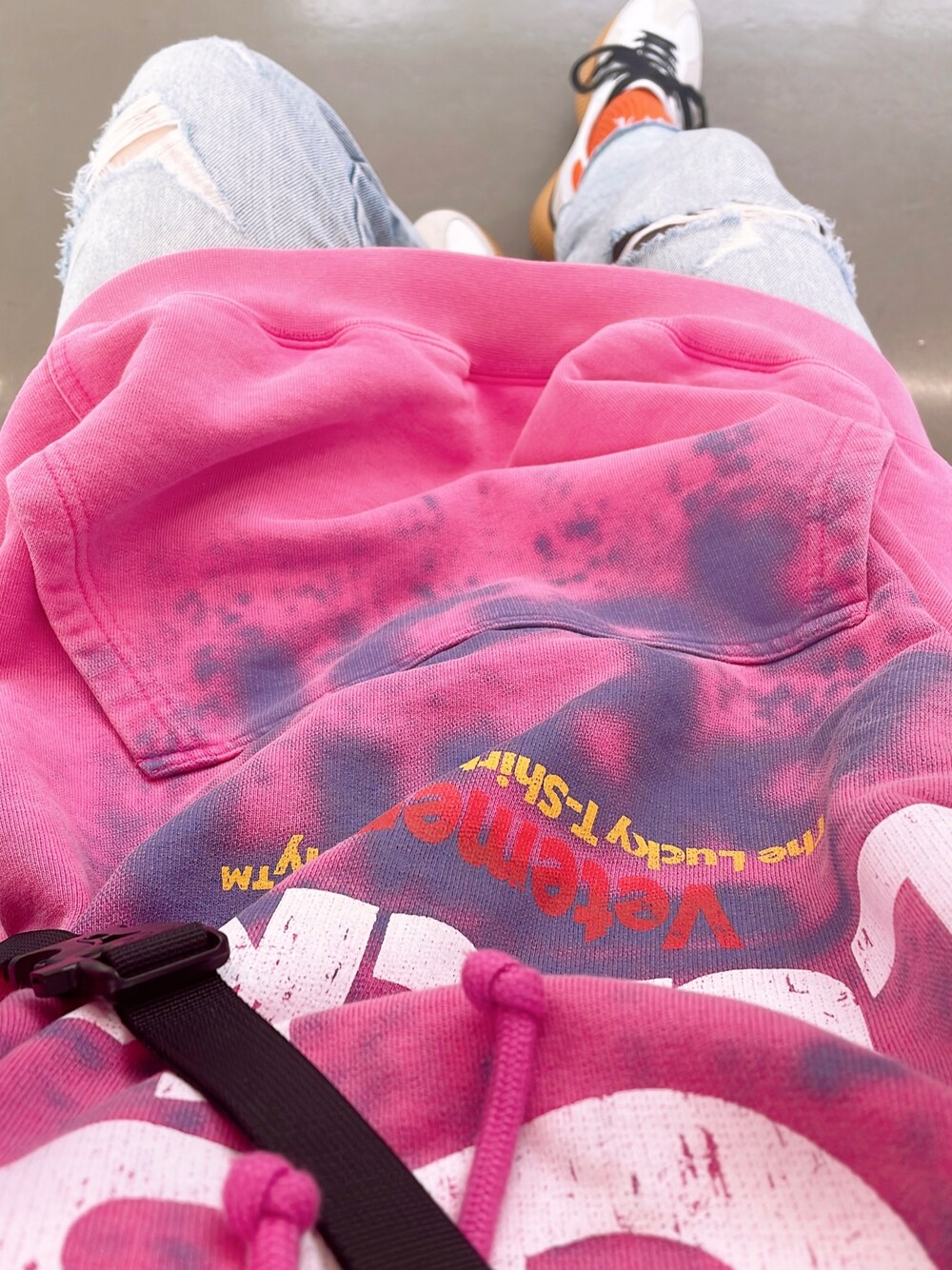 VETEMENTS グラデーションパーカー　ピンク×ブラック　M VETEMENTS グラデーションパーカー ピンク×ブラック M