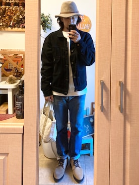 「アイテム（バングル/リストバンド、グリーン系）」を使った、tomolexさん（メンズ・172cm）の秋コーディネート