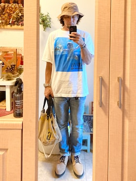 「アイテム（バングル/リストバンド、グリーン系）」を使った、tomolexさん（メンズ・172cm）の秋コーディネート