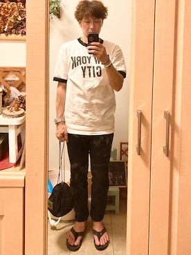 「巾着バッグ」｜「アイテム（アナログ腕時計）」を使った、tomolexさん（メンズ・172cm）の夏コーディネート