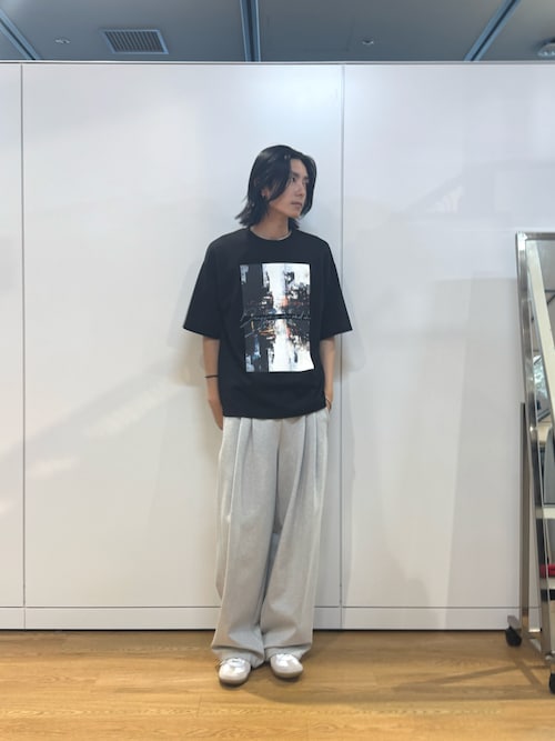 アーバングラフィックブラシ刺繍Tシャツ